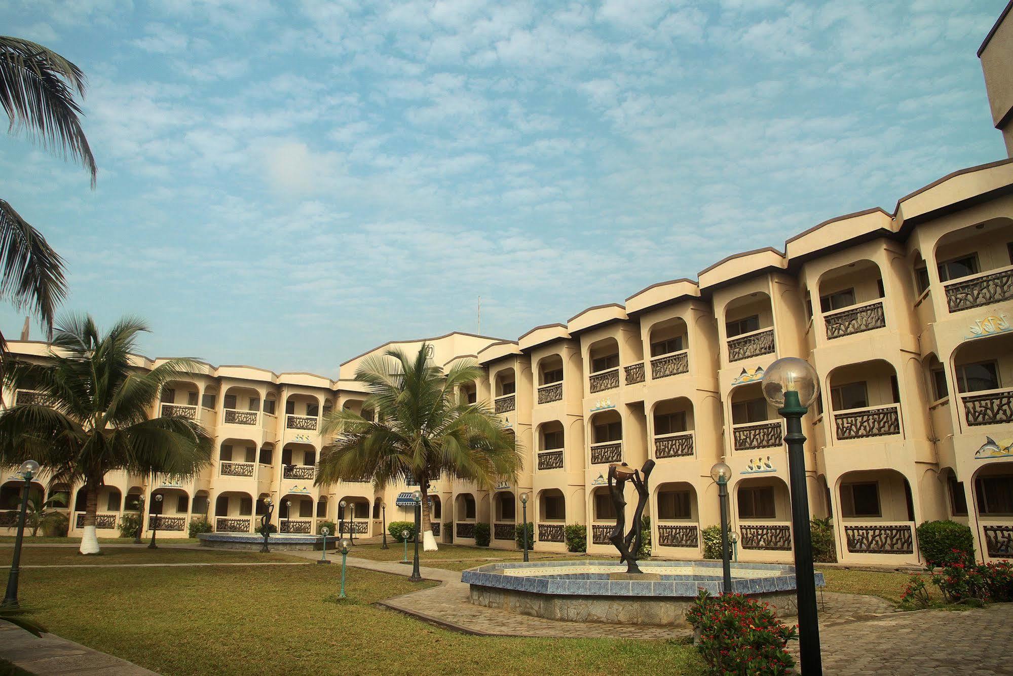 Ramada Resort Accra Extérieur photo